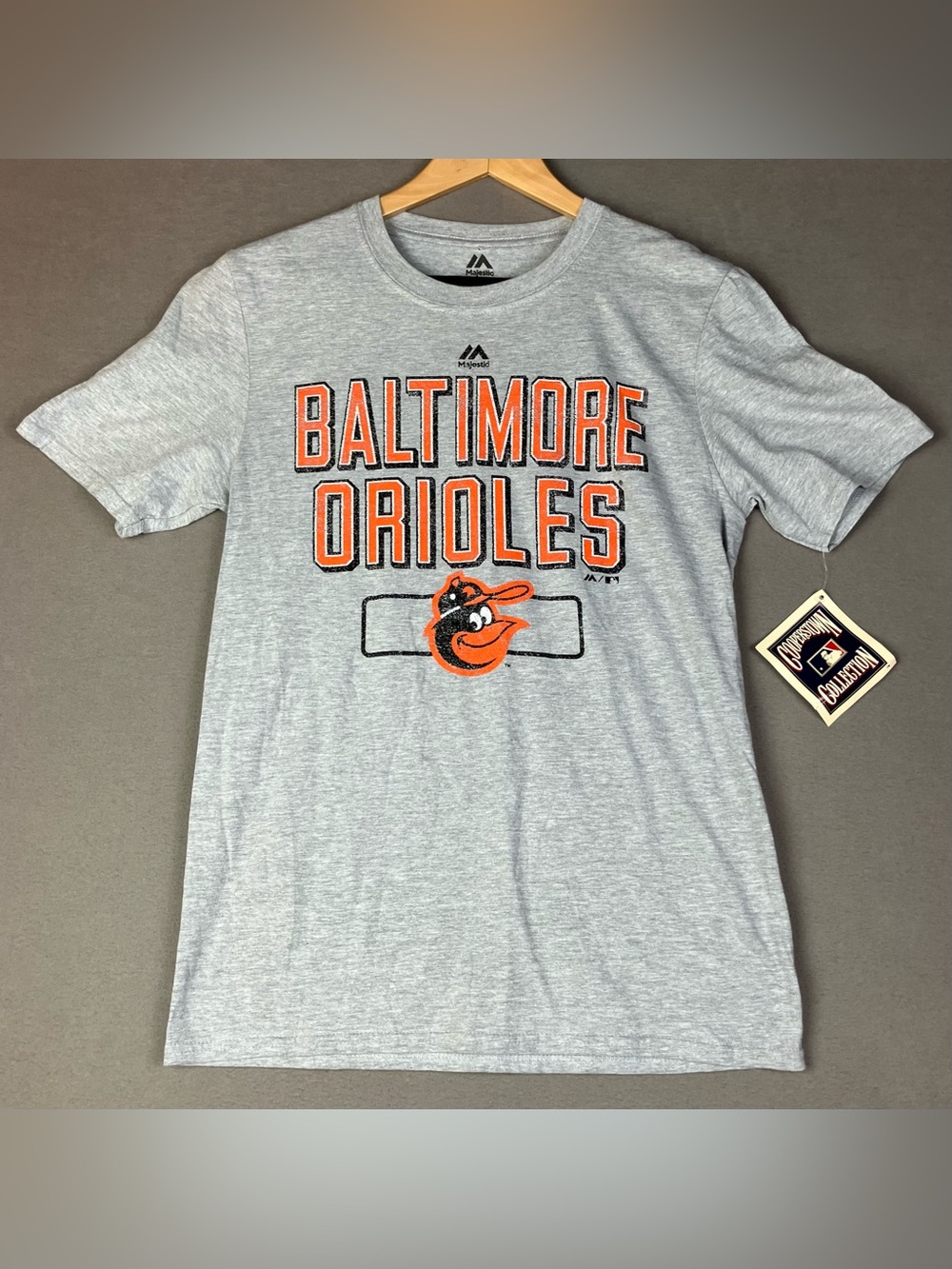 Majestic Baltimore Orioles MLB Gray T Shirt Graphic Print Size Small NWT!